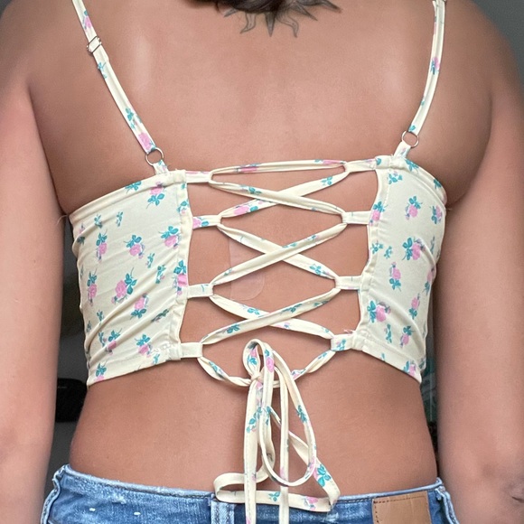 Floral print cross tie crop top - Picture 3 of 3